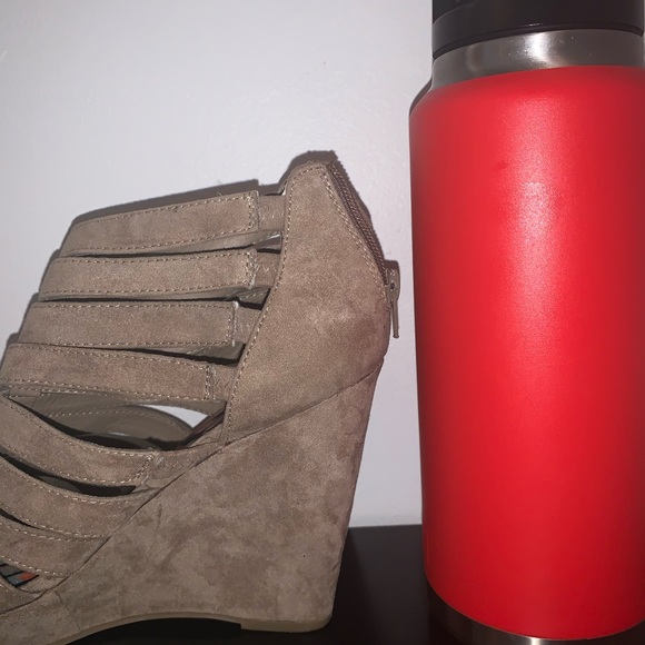 High heel strapped wedges - Picture 6 of 6